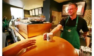 Czy w Kołobrzegu jest Starbucks? Sprawdź, gdzie napić się kawy