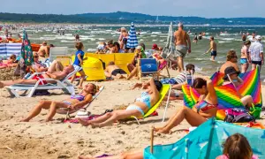 Gdzie szukać noclegów nad morzem, by nie przepłacić za wakacje?