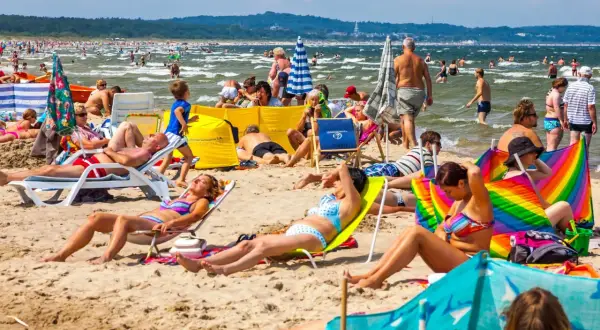 Gdzie szukać noclegów nad morzem, by nie przepłacić za wakacje?