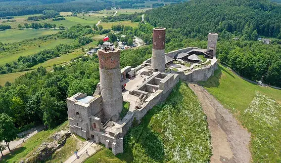 Świętokrzyskie atrakcje, które zaskoczą każdego turystę w regionie