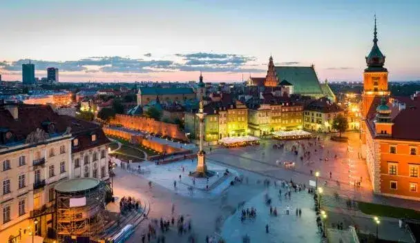 Zdjęcie Ile kosztuje nocleg w Warszawie? Poznaj ceny i oszczędzaj na podróży