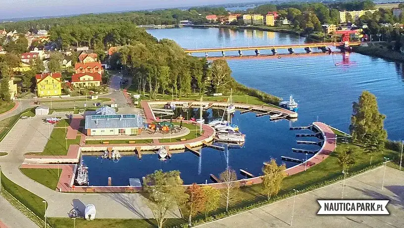 Zdjęcie Gdzie zjeść w Dziwnowie? Odkryj najlepsze miejsca na smaczne dania